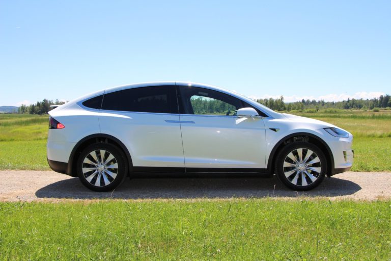voiture électrique tesla