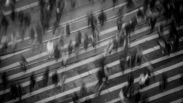 foule piétons rue