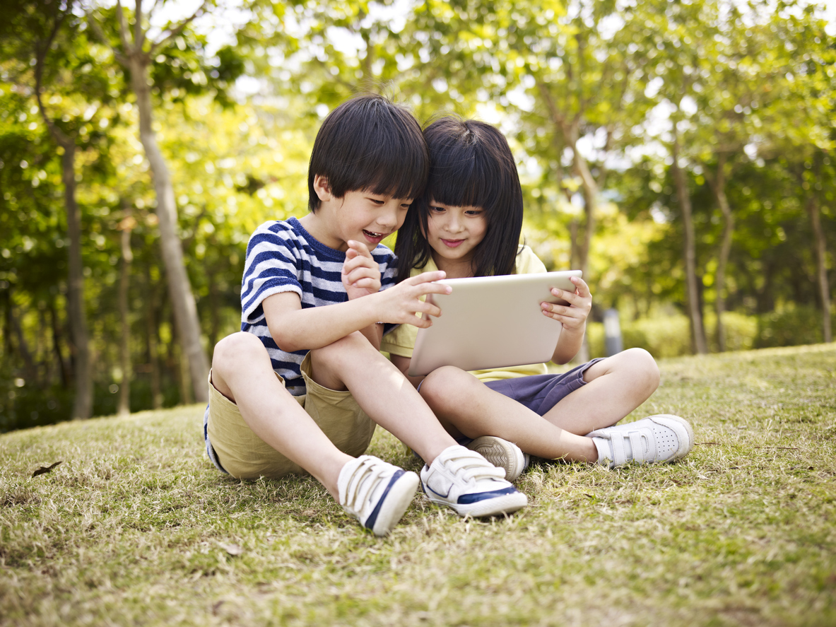 enfant jeu vidéo
