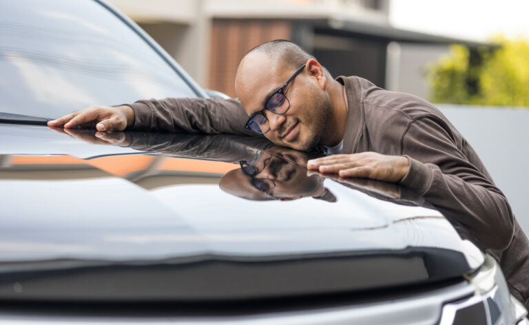 enlacer voiture mécanophilie